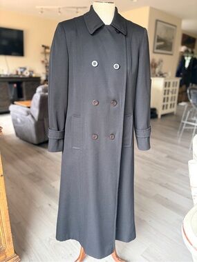 Vintage 90’s Jones New York 100% Wool Black Removable Liner Trench Coat, size 6p